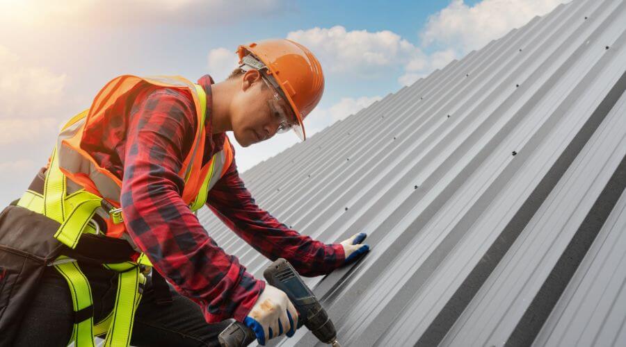 Professional Emergency Roof Repairs services in Fulton, MI
